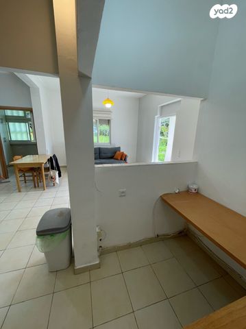 דירת גן, הורדים 14, כבירים, חיפה