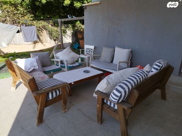 דו משפחתי, האקליפטוס 1, רמות השבים, רמות השבים