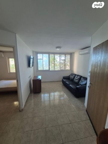 קרן היסוד 38