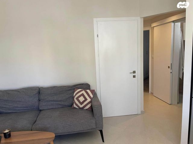 יחידת דיור, רי"ז 3, נווה ברבור, כפר שלם מערב, תל אביב יפו