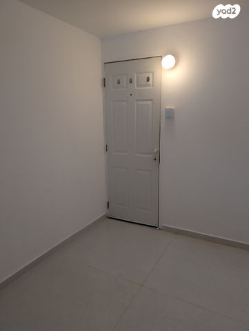 יחידת דיור, החלוץ 8, נווה התות, פרדס חנה כרכור