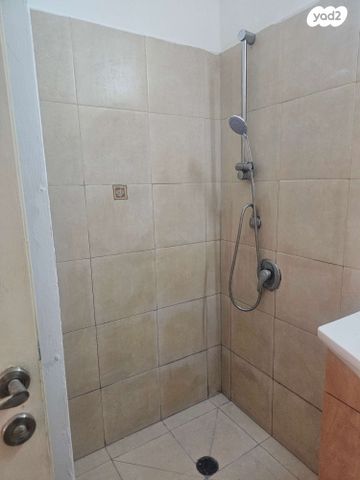 יחידת דיור, הרצל 140, ג' / מרכז מזרח העיר, רחובות