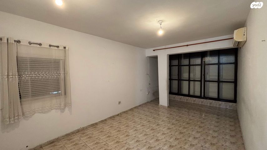 דירה, כיכר וייצמן 5, מרכז, קרית עבודה, חולון