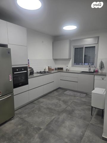 דירה, אריק איינשטיין 5, קרית רבין, חולון