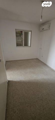 דירה, יחזקאל קזז 10, הראשונים, אור יהודה