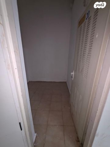 מחסן, לח"י 10, רמת אפרים, נתניה