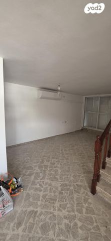 דירה, יחזקאל קזז 10, הראשונים, אור יהודה