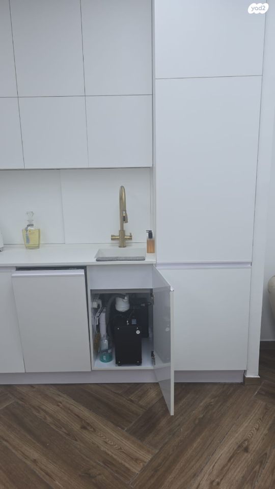 בניין משרדים, דרך מנחם בגין 158, מונטיפיורי, הרכבת, תל אביב יפו