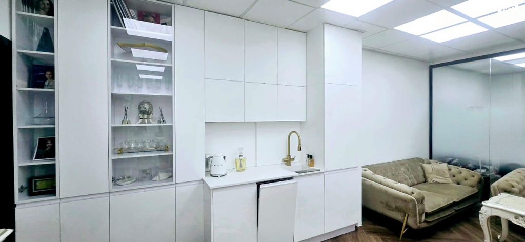 דרך מנחם בגין 158