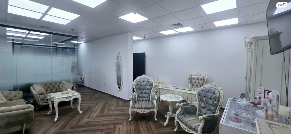 בניין משרדים, דרך מנחם בגין 158, מונטיפיורי, הרכבת, תל אביב יפו