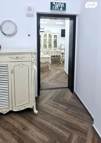 בניין משרדים, דרך מנחם בגין 158, מונטיפיורי, הרכבת, תל אביב יפו