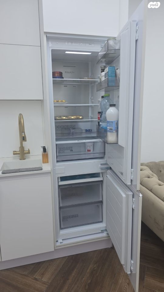 בניין משרדים, דרך מנחם בגין 158, מונטיפיורי, הרכבת, תל אביב יפו