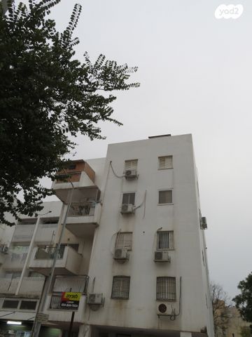 גאון הירדן 32