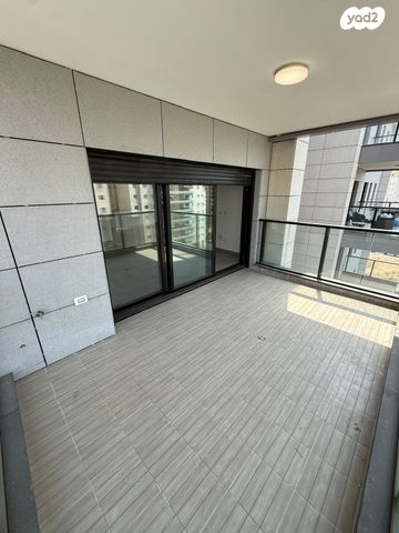 דירה, משה רינת 6, קרית רבין, חולון