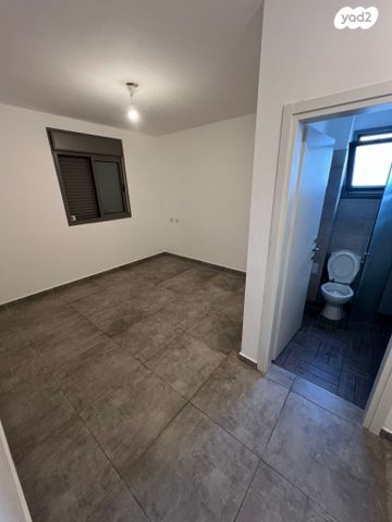 דירה, קרית מנחם, אופקים