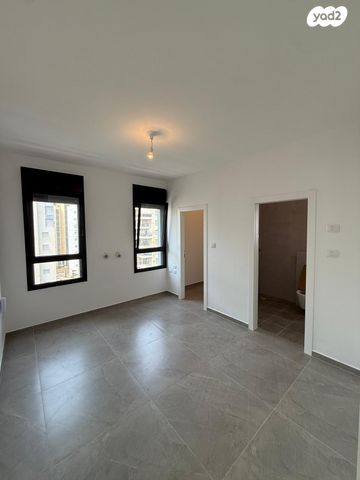 דירה, משה רינת 6, קרית רבין, חולון