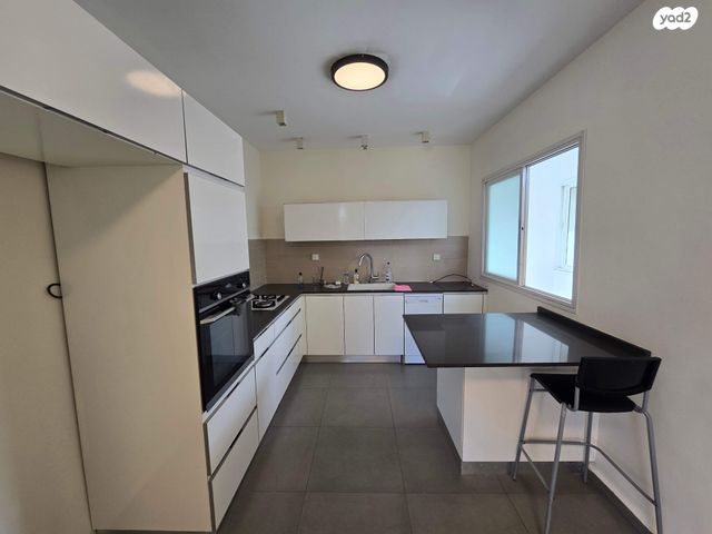 דירה, זלמן שניאור, מרכז, הרצליה