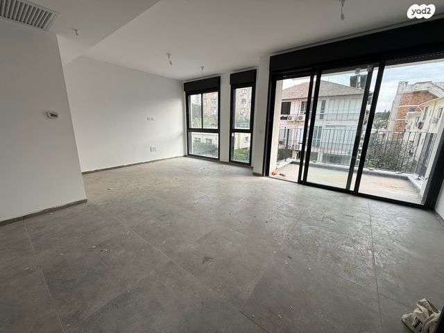 דירה, רחל 15, גבעת הרמבם, גבעתיים