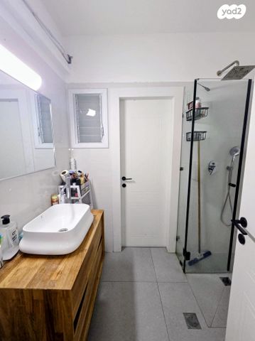 דירה, אריה בן אליעזר, נווה יהושע, ערמונים, רמת גן