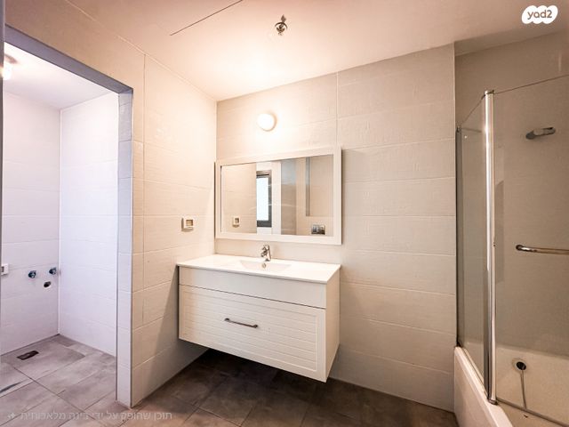 דירה, שדרות רחבעם זאבי, גבעת אולגה, חדרה