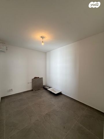 דירה, משה רינת 6, קרית רבין, חולון