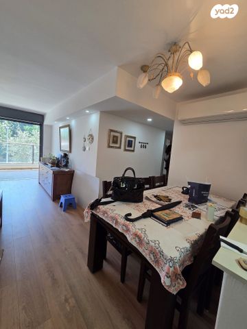 דירה, רעננה