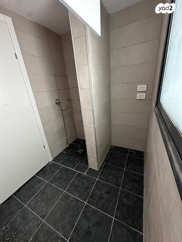 דירה, משה רינת 6, קרית רבין, חולון