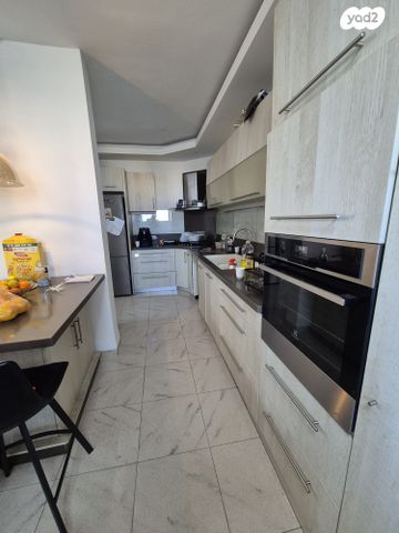 דירה, לח"י, שיכון עובדים, טבריה