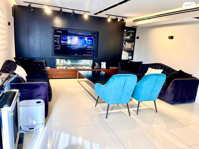 גג/ פנטהאוז, נעמי שמר, קרית אילון, חולון