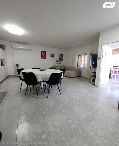 בית פרטי/ קוטג', שדרות העצמאות, החורש, קרית גת