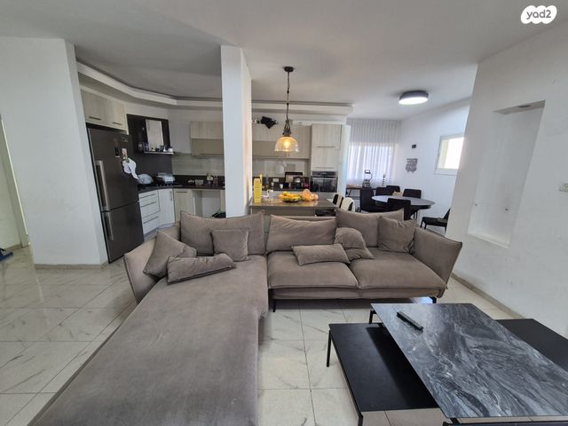 דירה, לח"י, שיכון עובדים, טבריה