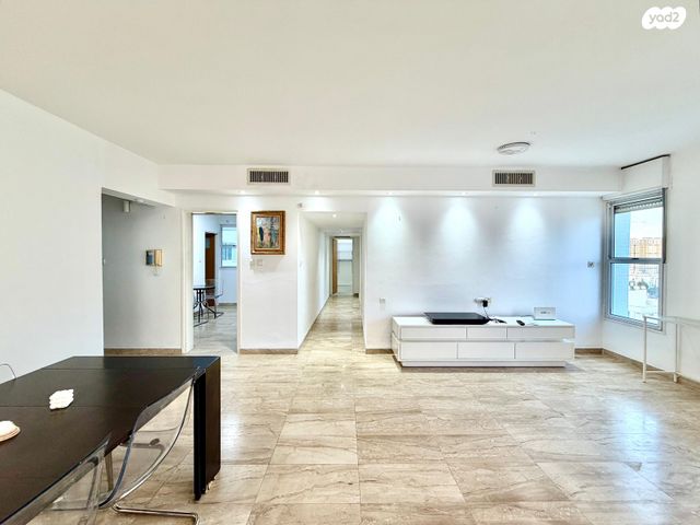 דירה, שדרות ניצה 8, צפון מערב מרכז העיר, נתניה