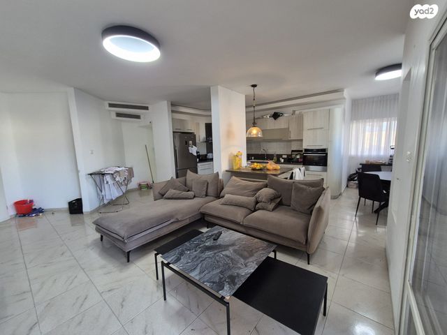 דירה, לח"י, שיכון עובדים, טבריה