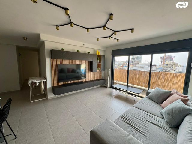 דירה, יצחק שדה 15, דרום מערב ותיק, בת ים