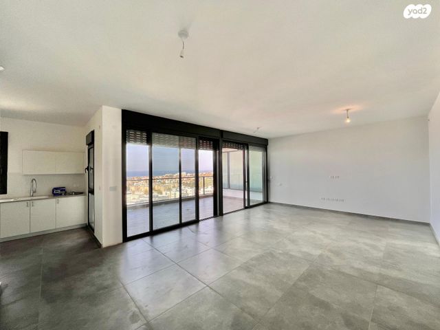 דרך השלום 12