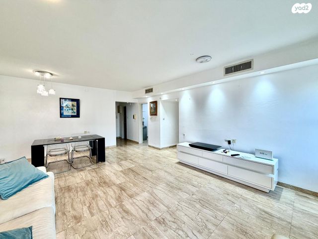 דירה, שדרות ניצה 8, צפון מערב מרכז העיר, נתניה