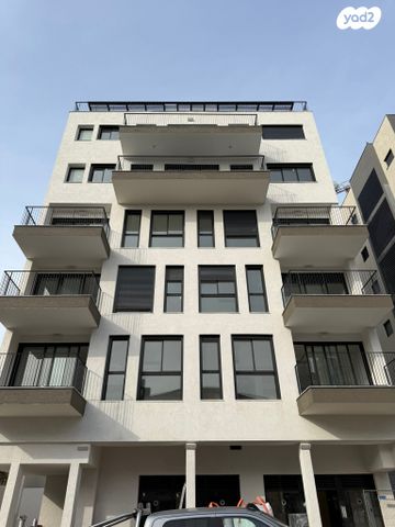 דירה, רחל 15, גבעת הרמבם, גבעתיים