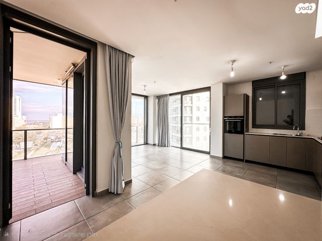 דירה, שדרות רחבעם זאבי, גבעת אולגה, חדרה