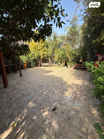 דירת גן, אסתר המלכה, משכנות זבולון, נתניה