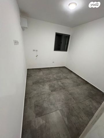 דירה, קרית מנחם, אופקים