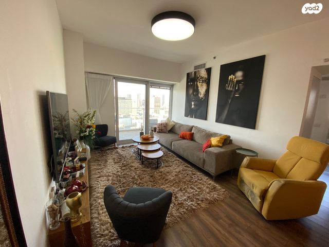 דרך מנחם בגין 144