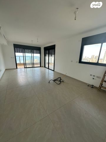 גג/ פנטהאוז, מרכז העיר דרום, נתניה