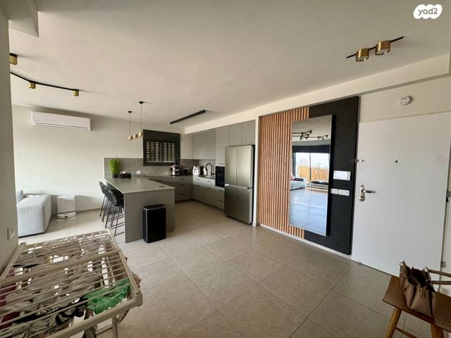 דירה, יצחק שדה 15, דרום מערב ותיק, בת ים