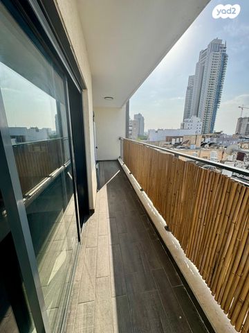 דירה, יצחק שדה 15, דרום מערב ותיק, בת ים