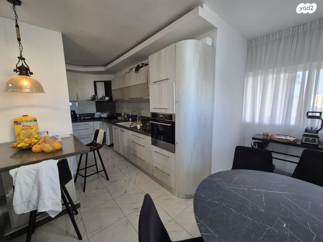 דירה, לח"י, שיכון עובדים, טבריה