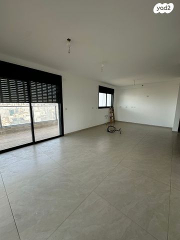 גג/ פנטהאוז, מרכז העיר דרום, נתניה