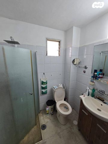 דירה, יחיאל וייסנברג, קנדי, אור עקיבא