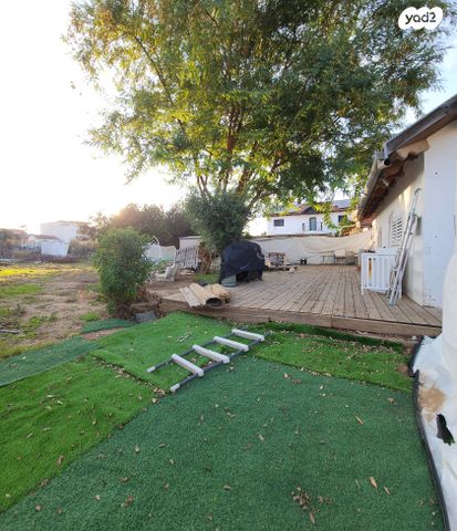 בית פרטי/ קוטג', שדרות העצמאות, החורש, קרית גת