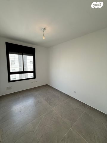 דירה, משה רינת 6, קרית רבין, חולון