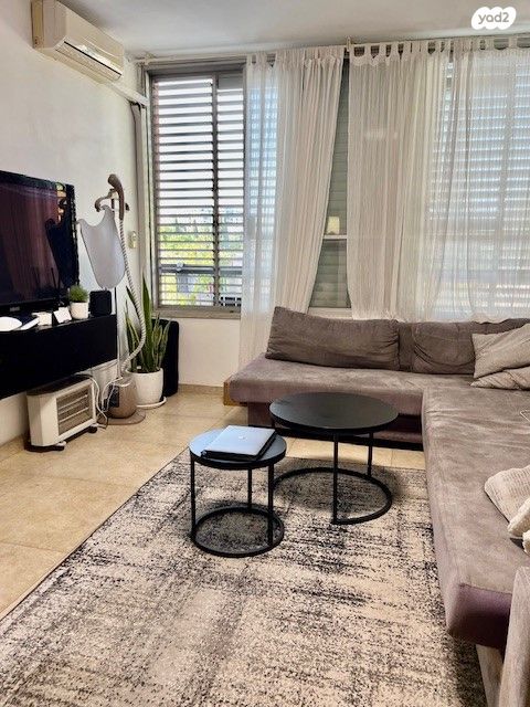 דירה, שטרן, קיראון, קרית אונו